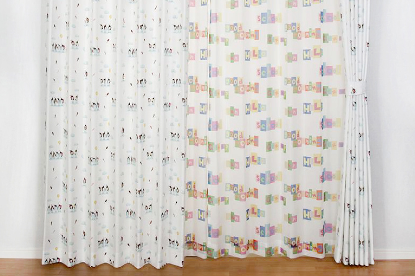 ペンギンが全体にプリントされています