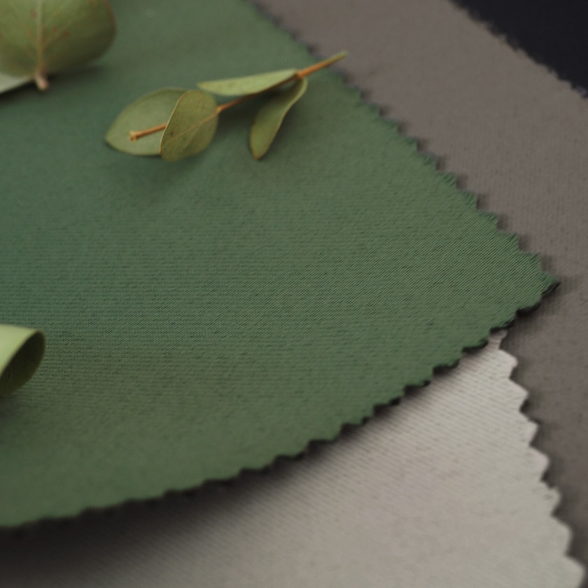 格安遮光一級カーテンの生地アップです。フラットでシンプルな生地です。