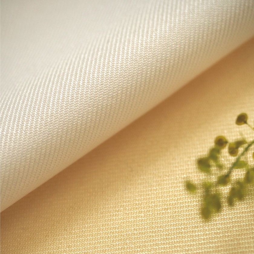 「エコマーク認定 再生紙50%以上カーテン」の生地アップです。