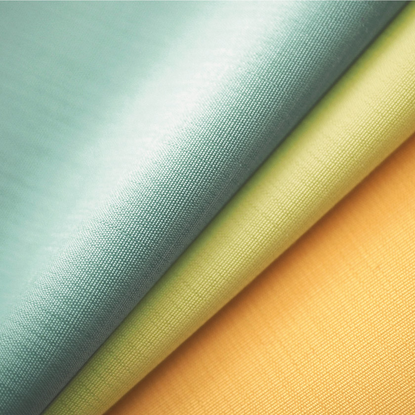 アクセントカラーカーテンの生地アップです。