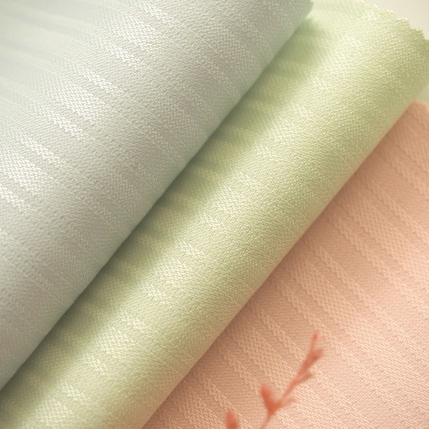 「パステル④ ストライプ消臭カーテン」の生地アップです。