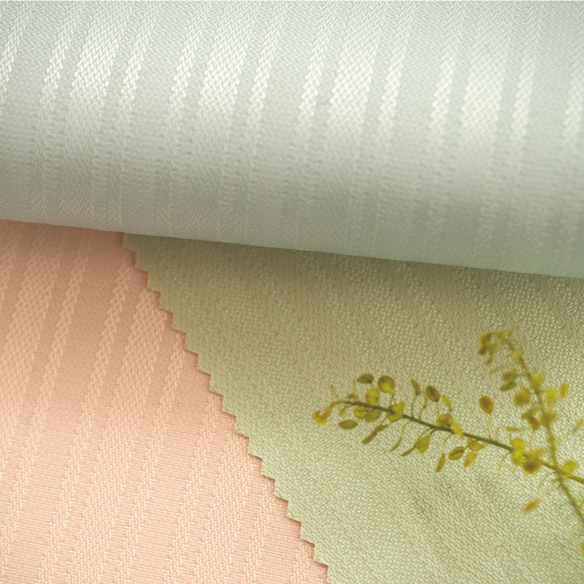 「パステル④ ストライプ消臭カーテン」の生地アップです。かわいい色合いのピンク、グリーン、ブルーは保育園や幼稚園など、子供向けの施設にもおすすめです。