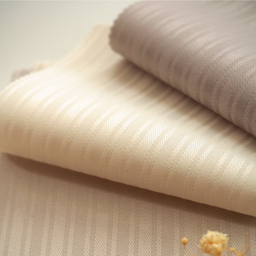 「パステル④ ストライプ消臭カーテン」の生地アップです。