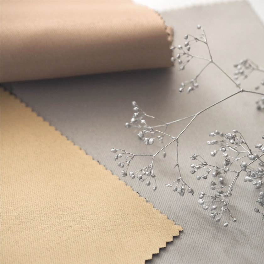 「遮光 24色全部が1級遮光カーテン」の生地アップです。