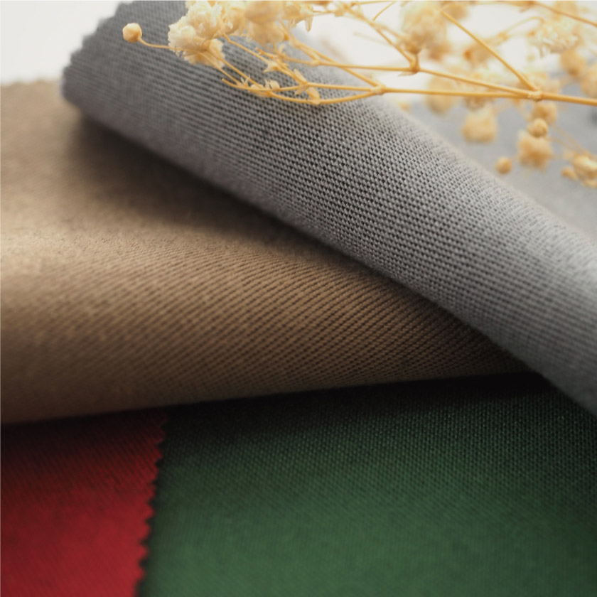 「遮光　定番の暗幕カーテン」の生地アップです。表面はフラットでシンプルです。