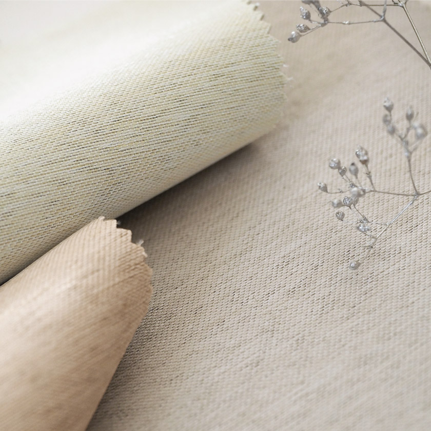 「遮光 室内温度快適・遮熱ドレープカーテン」の生地アップです。