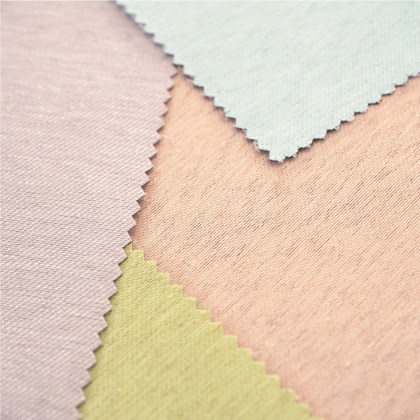 「遮光 室内温度快適・遮熱ドレープカーテン」の生地アップです。