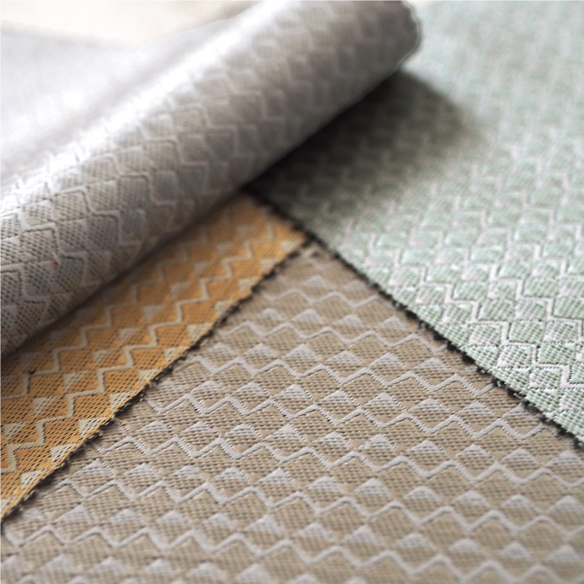 「遮光 モダン柄② 細かい幾何学の遮光カーテン」の生地アップです。ギザギザの幾何学模様です。