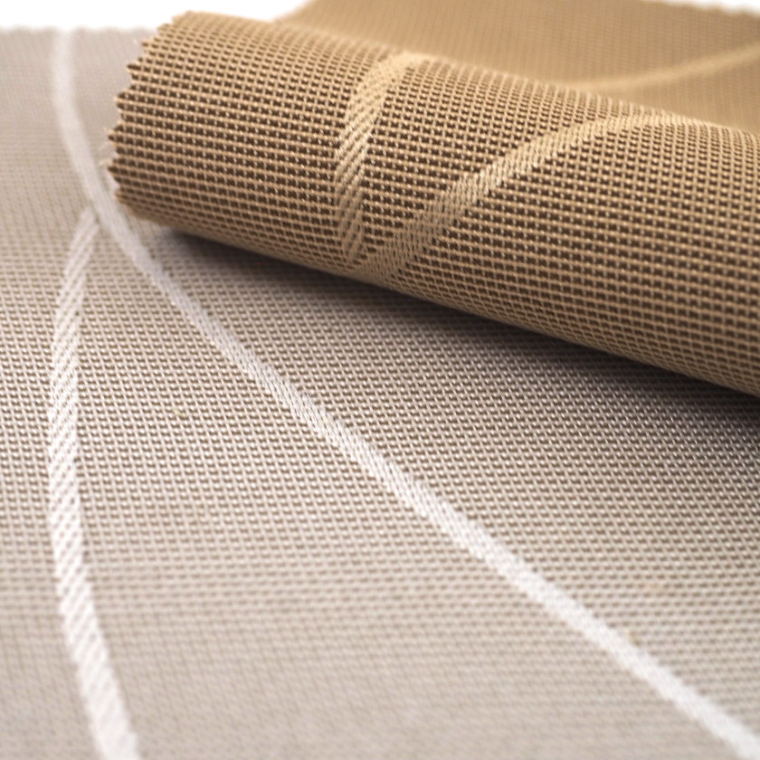 「遮光　モダン柄③　波柄・ウェーブ柄遮光カーテン」の生地アップです。ベージュ、グレーカラーです。