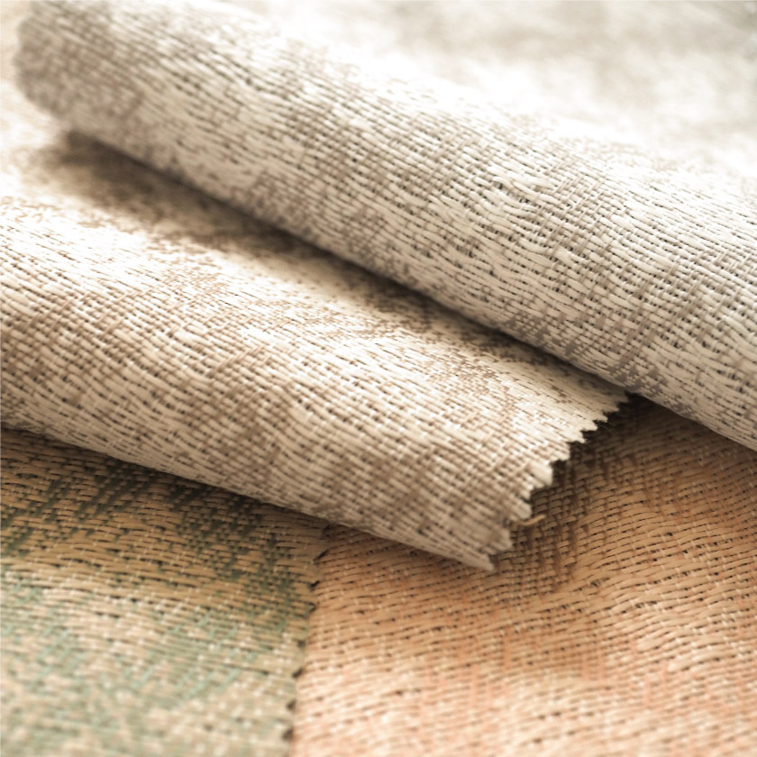 「遮光　うっすらひし形の遮光カーテン」の生地アップです。生地はほどよい厚みで、柔らかいです。