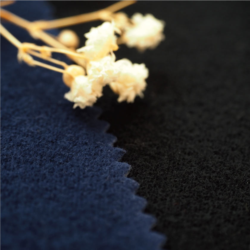 吸音カーテンのネイビーとブラックの色見本です。