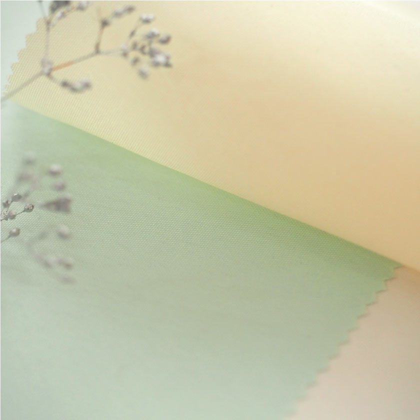 「格安シリーズ】シャワーカーテン⑤　プレーン」の生地アップです。