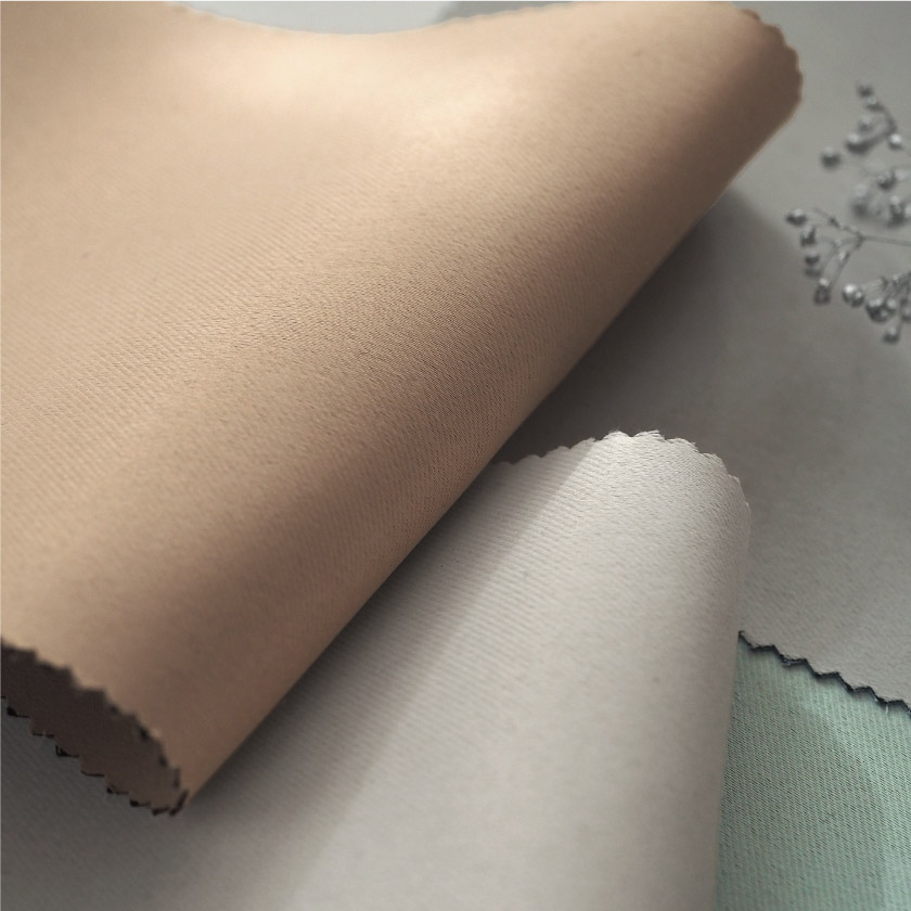 「遮光 24色全部が1級遮光カーテン」の生地アップです。グレー系も明るいグレーと濃いグレーでがあります。