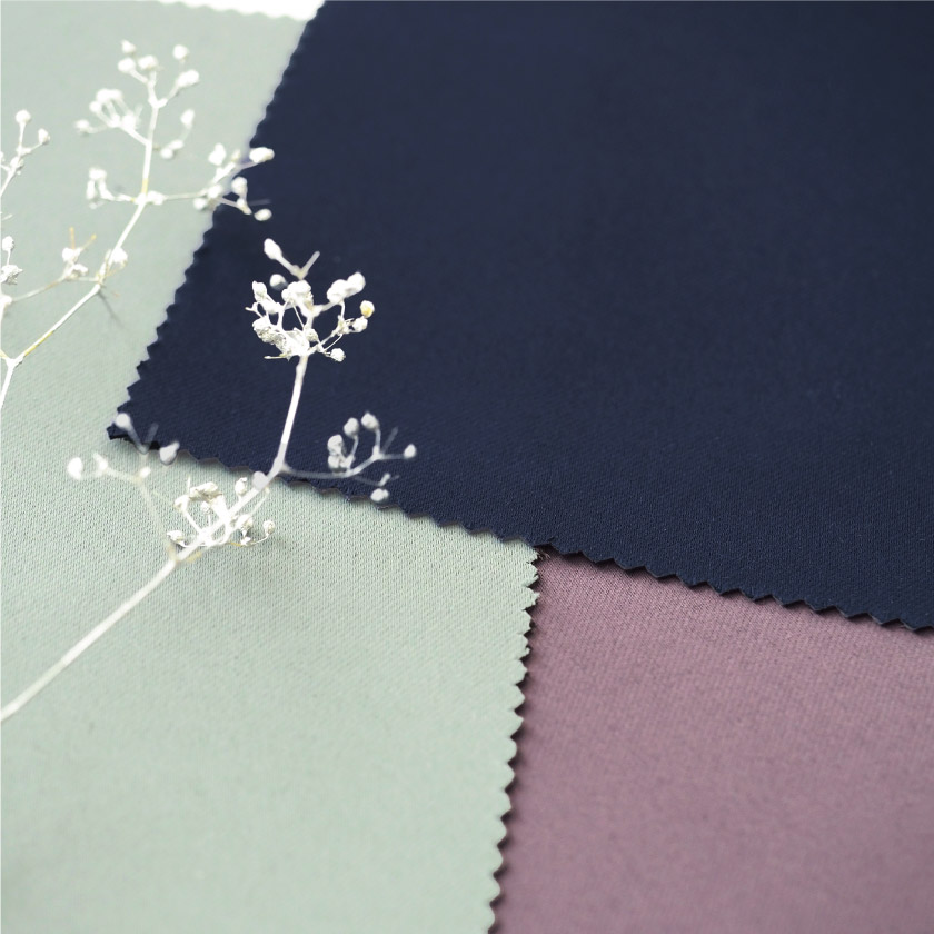 「遮光 24色全部が1級遮光カーテン」の生地アップです。