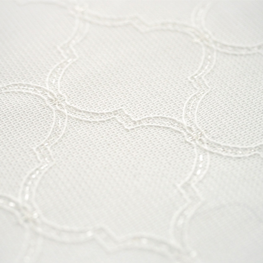 「遮熱のオリエンタルタイルレース」の生地アップです。人気のモロッカンタイル柄です。