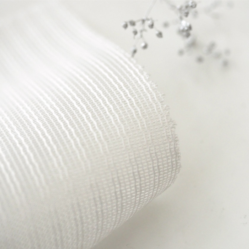 「制菌レース」の生地アップです。生地は表面裏面とも光沢感があります。