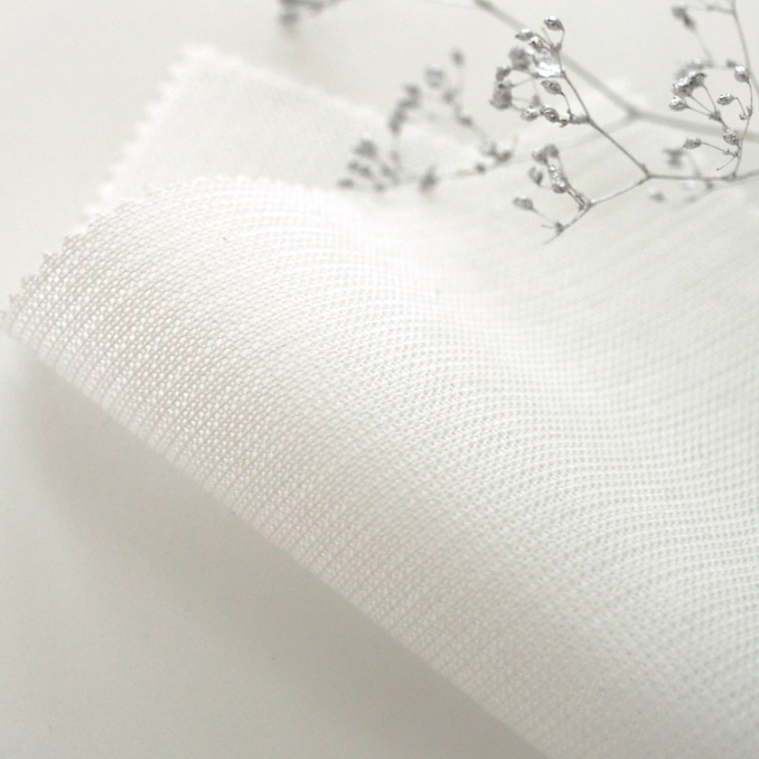 「遮熱＋花粉キャッチカーテン①」の生地アップです。