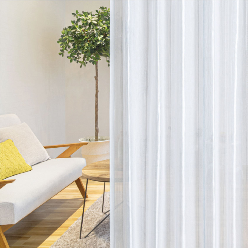 「遮熱＋花粉キャッチカーテン②」の透け感です。ほどよい透け感があります。