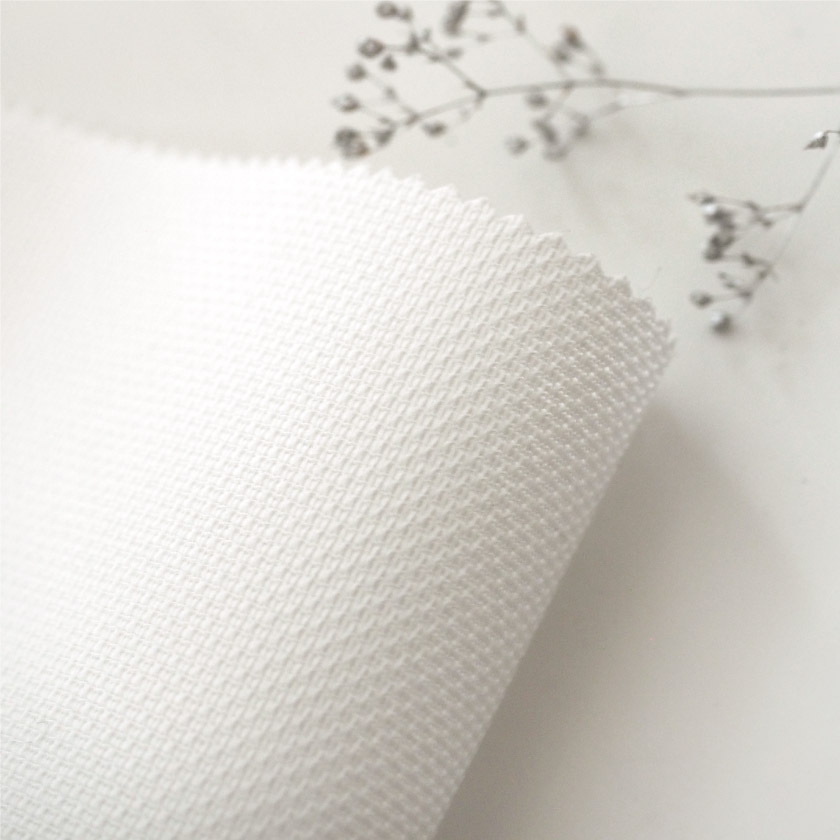 「快適な室温と省エネを考えたレース②」の生地アップです。生地はほどよくハリがある、しっかりした生地です。