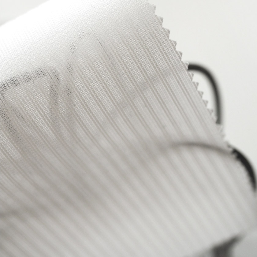 「快適な室温と省エネを考えたレース④」の透け感です。