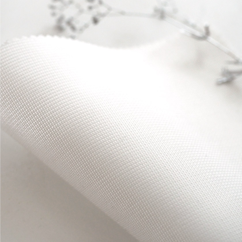 「遮熱とUVカットレース①」の生地アップです。生地はシンプルな無地レースです。