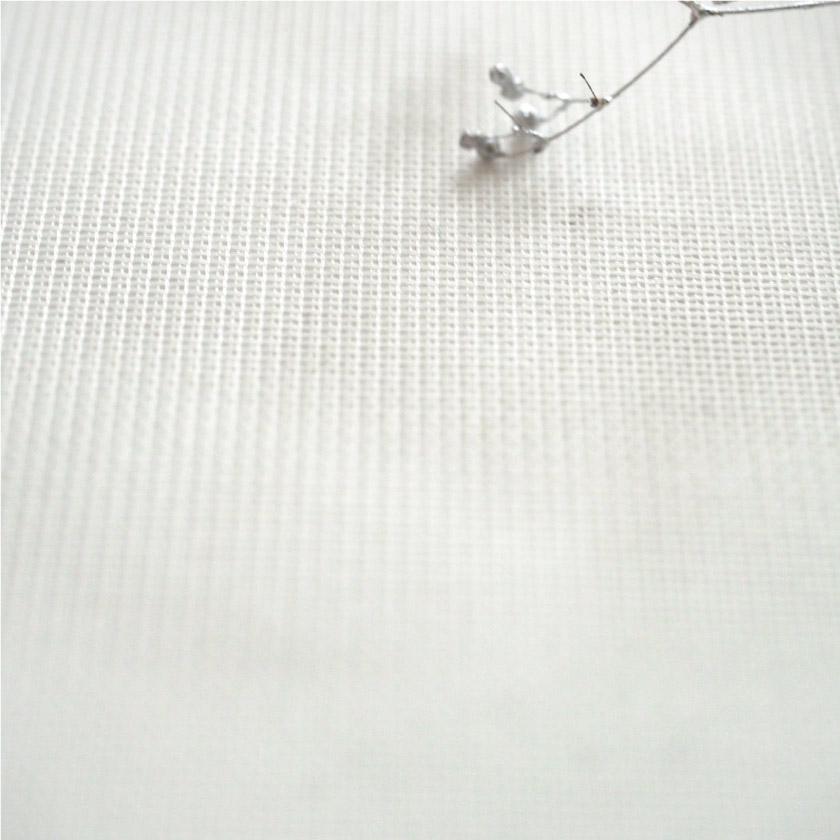 「遮熱とUVカットレース①」の生地アップです。