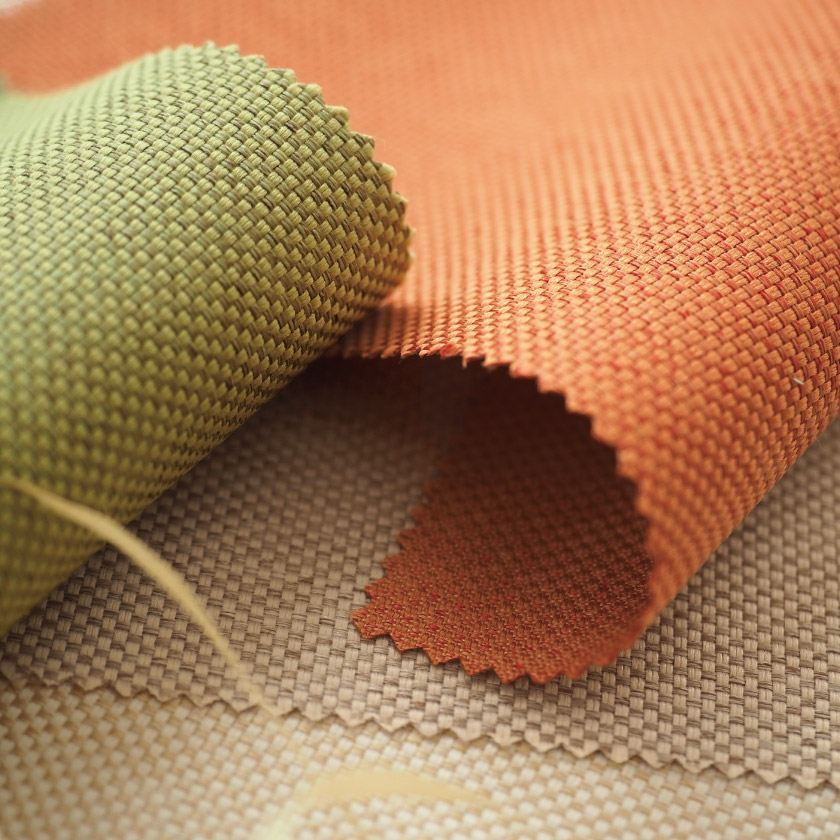 生地のアップ画像です。ザックリとした織り感、しかっりとした張りのある生地が特徴です。